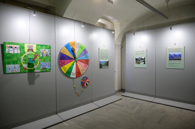 Aosta, Hôtel des États. L'allestimento della mostra. Foto Pallu
