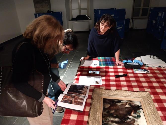 Rédaction du rapport technique sur l’état de conservation des œuvres exposées.