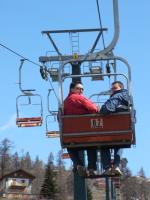 Seggiovia per raggiungere il lago di Lod