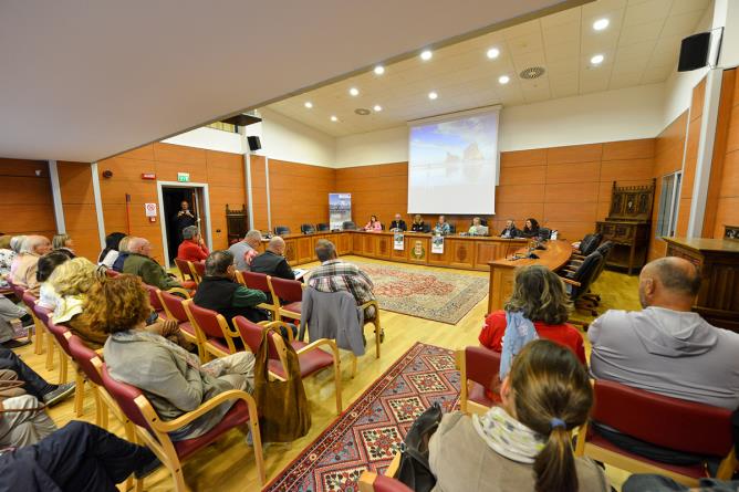 Conferenza Il Castello Sarriod de la Tour e l'evoluzione del suo territorio nei secoli - Sala consiliare comune di Saint-Pierre, 22 settembre 2022