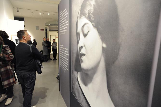 Aoste, Centre Saint-Bénin. Inauguration de l'exposition « Tina Modotti. La genesi di uno sguardo moderno », 11 novembre 2022