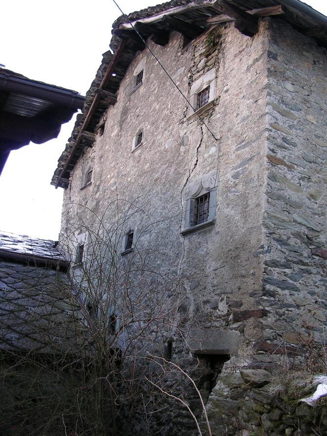 Chambave, hameau dArlier. Maison de notaire.