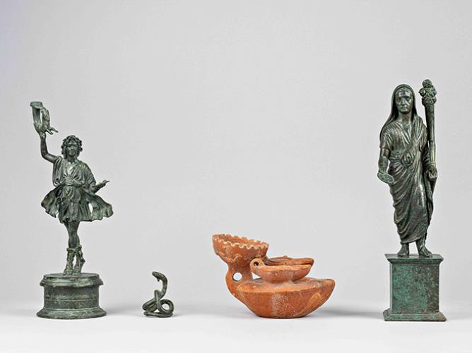 Statuette dei Lari © Parco Archeologico di Pompei. Archivio fotografico